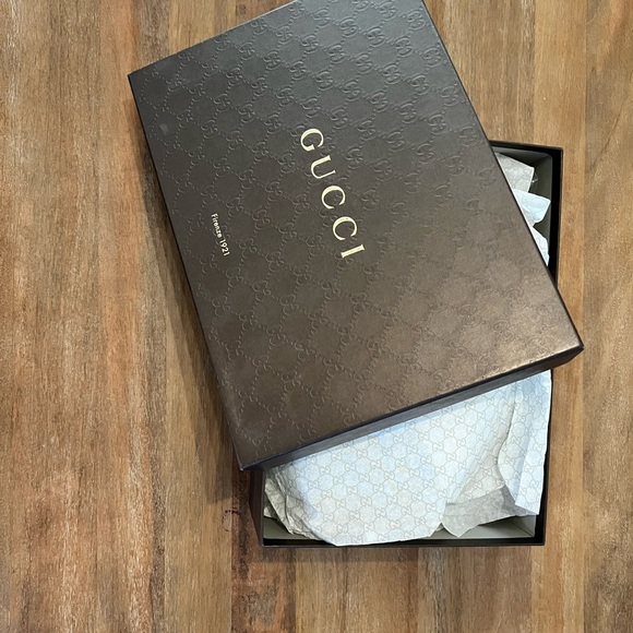 Gucci Malaga Kid Nero Black and Gold Studded T-Strap Heels - Picture 16 of 16